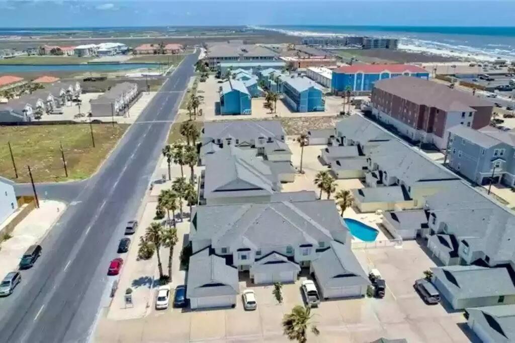 Spacious Home, Short Walk To Beach, Heated Pool! كوربوس كريستي المظهر الخارجي الصورة